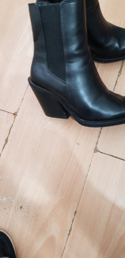 Mam do sprzedania buty damskie kowbojki