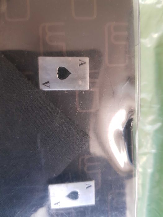 Krawat ze spinkami z Asem pik z talii kart