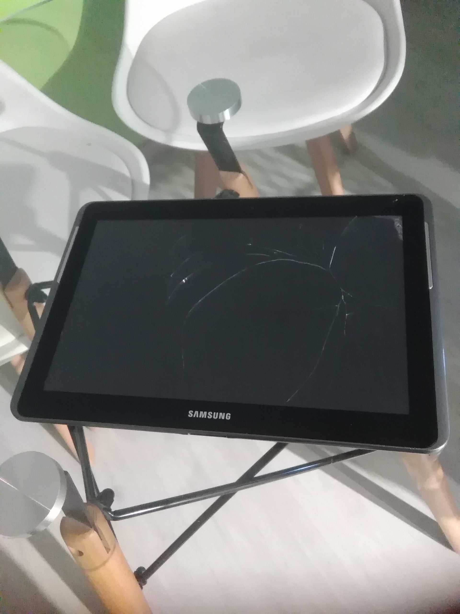 Sprzedam Tablet Samsung GT-P5110 Uszkodzonego Okazja Polecam