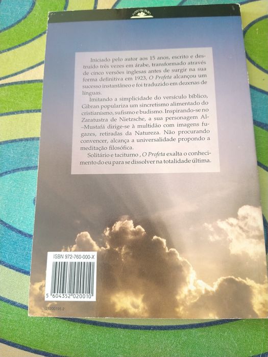 Vários livros usados