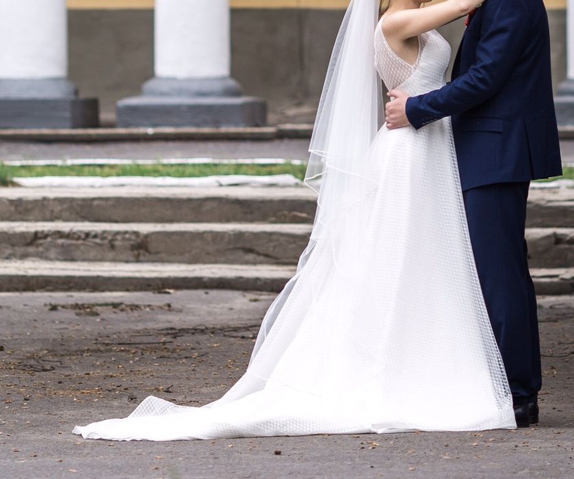 Весільна сукня А-силует колір айворі