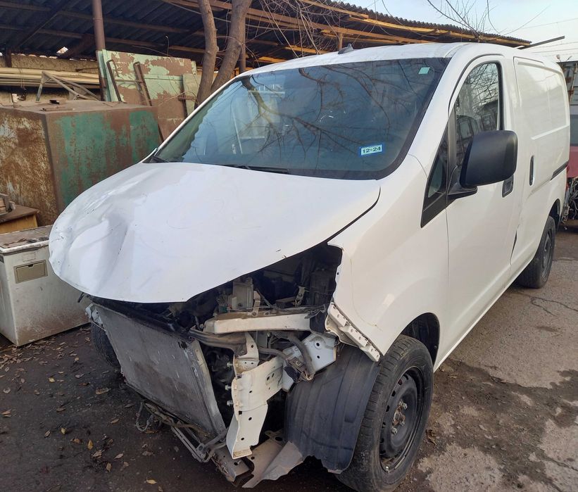 Микроавтобус грузовой Nissan NV 200