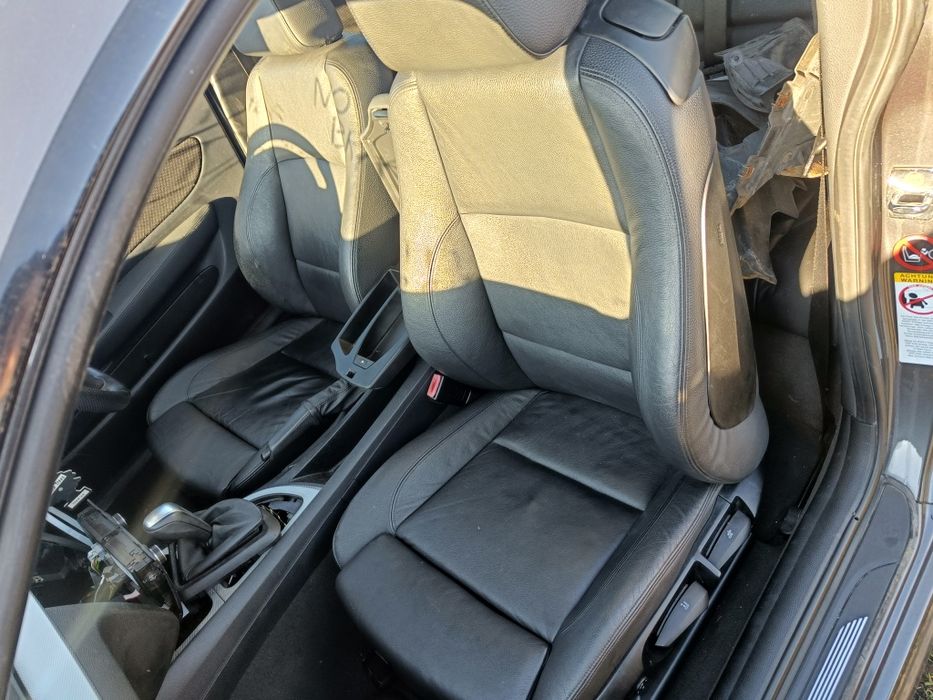 Wnętrze BMW E81 GRZANW Czarna skóra M-pakiet Fotele Kanapa Boczki Wys