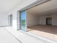 Apartamento de tipologia T3 na melhor zona de Carnaxide, com varand...