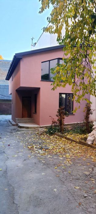 Житлове приміщення на центральній площі