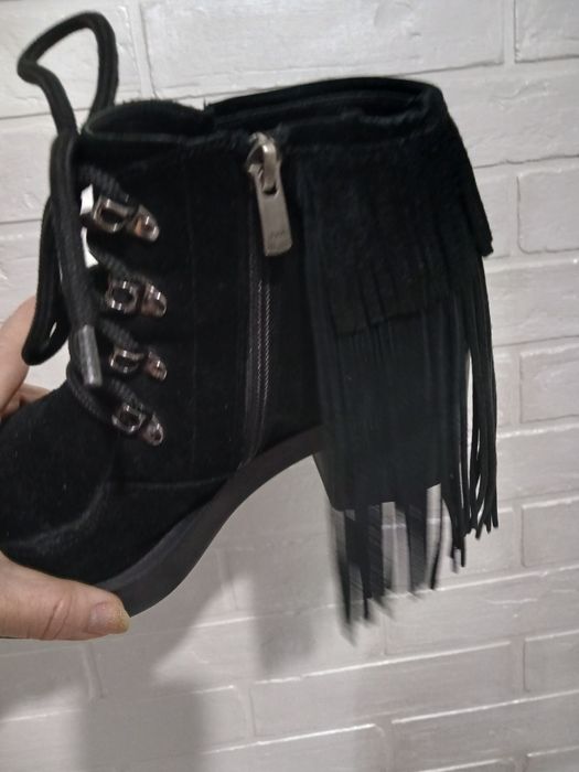 Ботинки зимові жіночі, замшеві, 37 розмір, б/у.