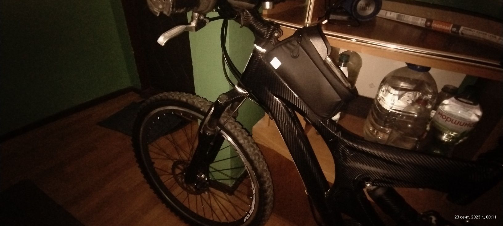 Продам тюнінгований велосипед, сумка для телефона замок.