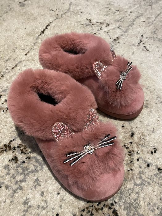 Тапочки НОВІ  200 грн