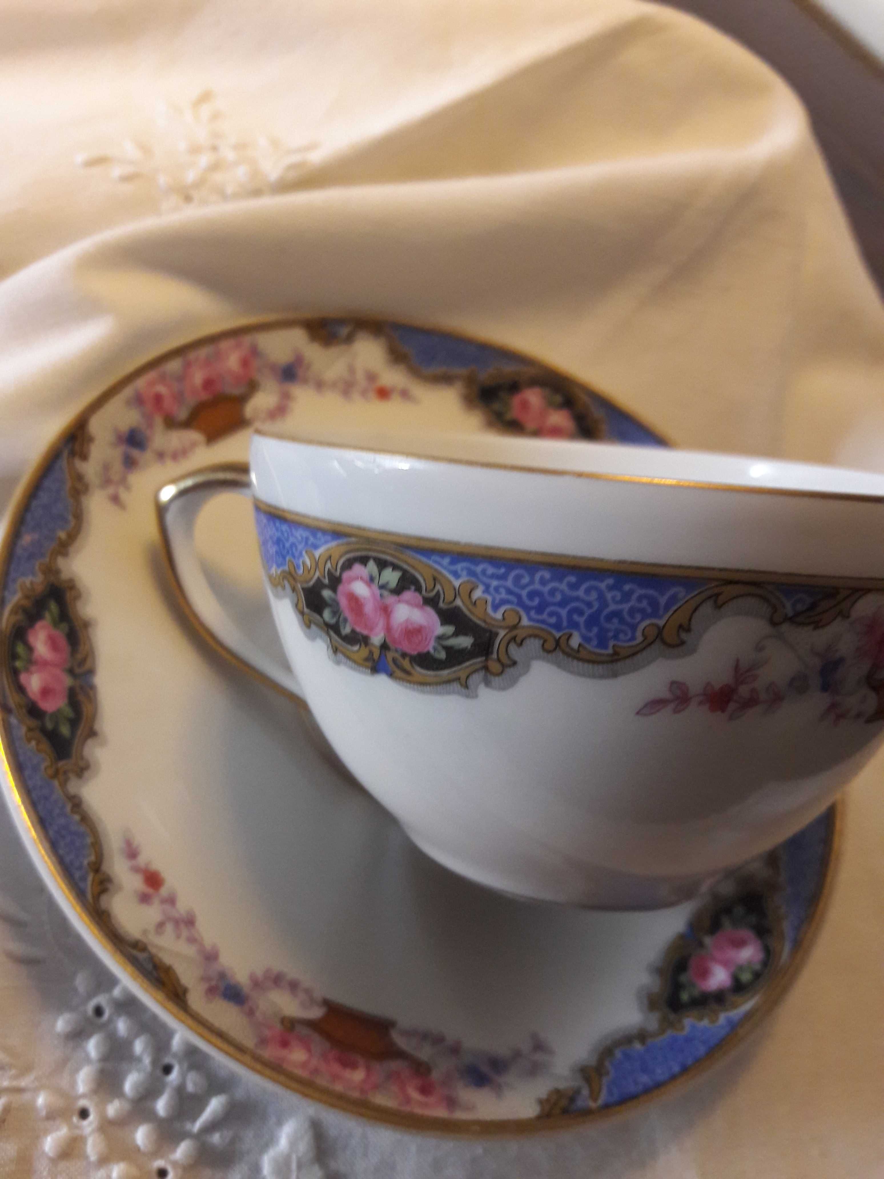 Chávena de chã, antiga, em porcelana "VA", carimbo "G.A.Chiado"