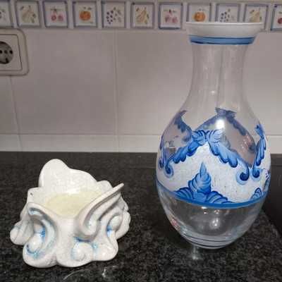 Peças decorativas antigas, jarra e vaso