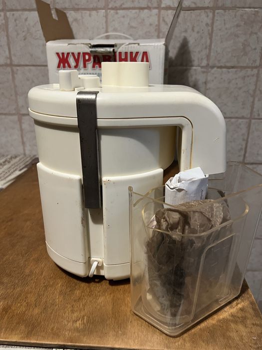Соковижималка Журавінка СВСП-102