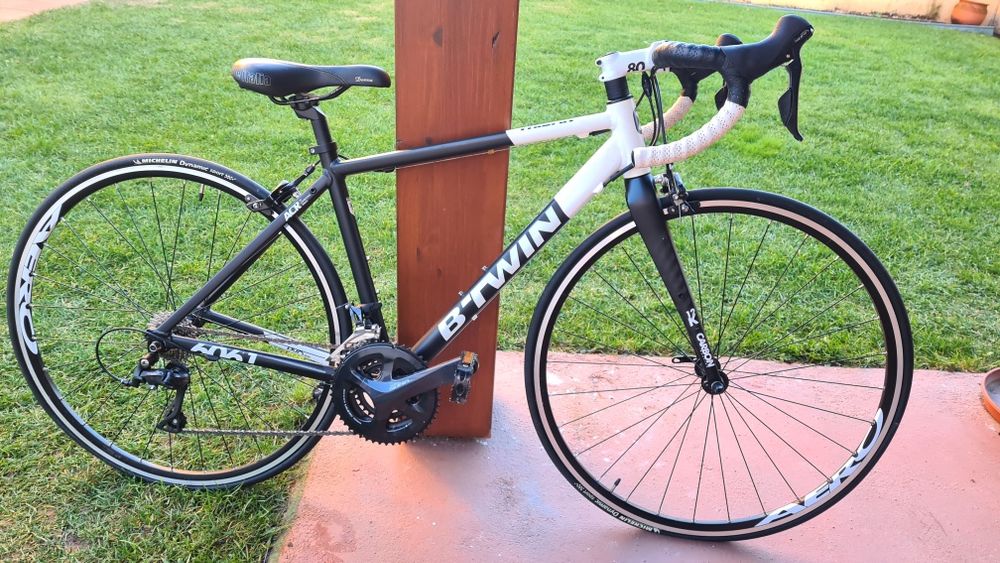 Bicicleta estrada B'Twin Triban 520 nova