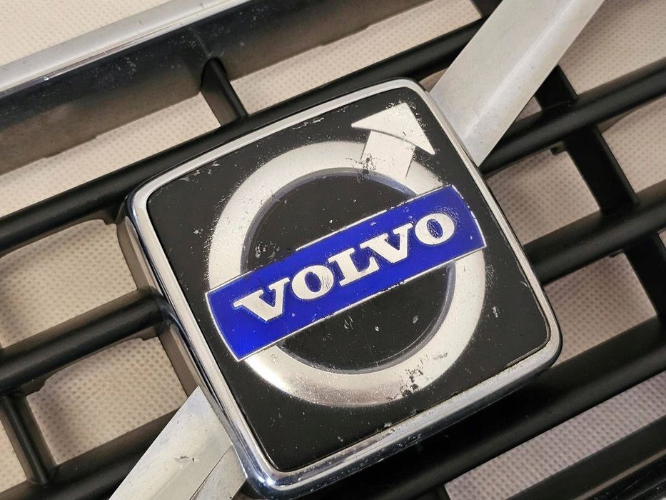 Grill atrapa volvo V50 S40 lift 2007-2012 30744915