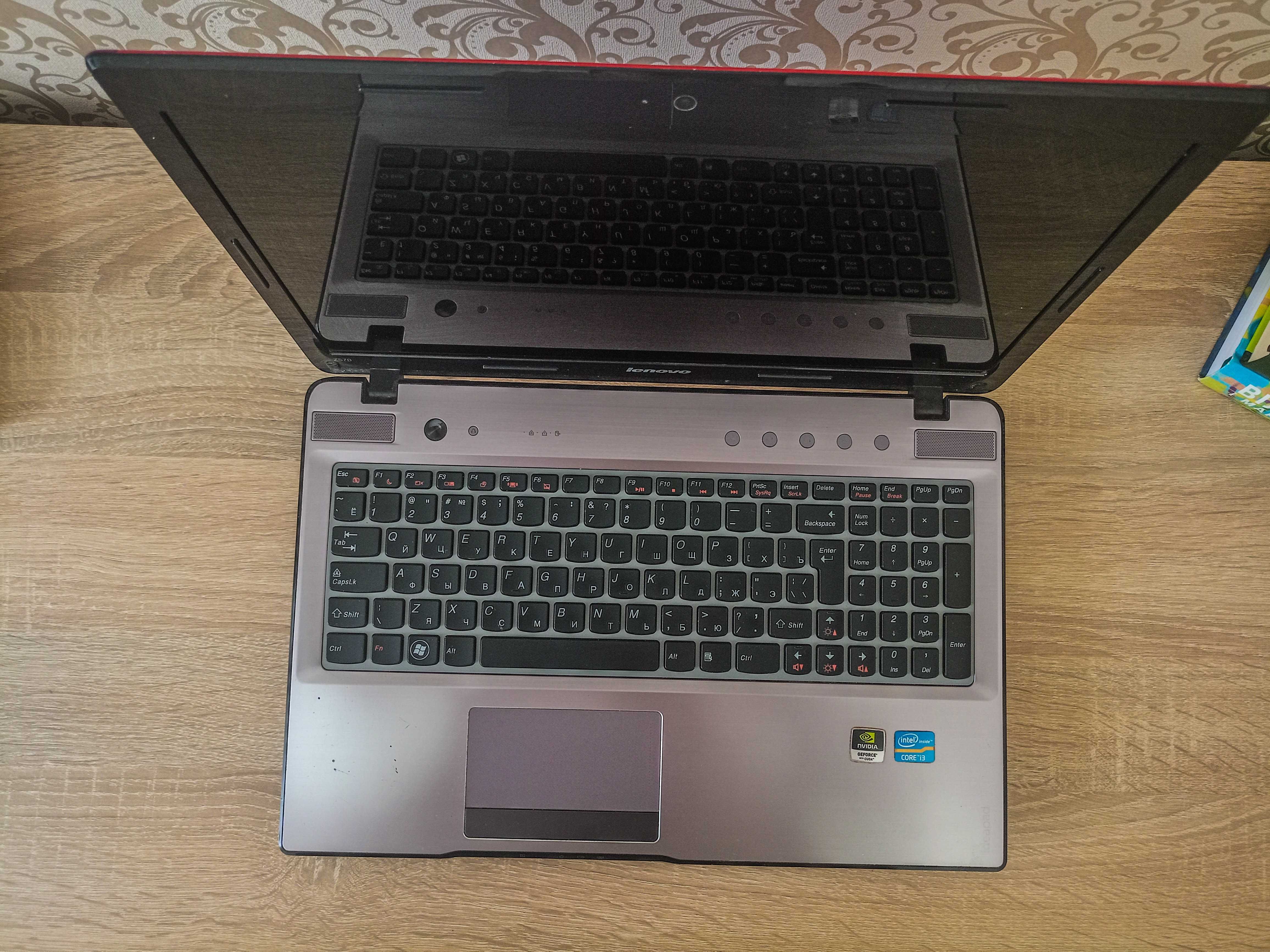 Ноутбук Lenovo Z570 | Core i3 / 3 ГБ ОЗП / NVIDIA / Windows 7