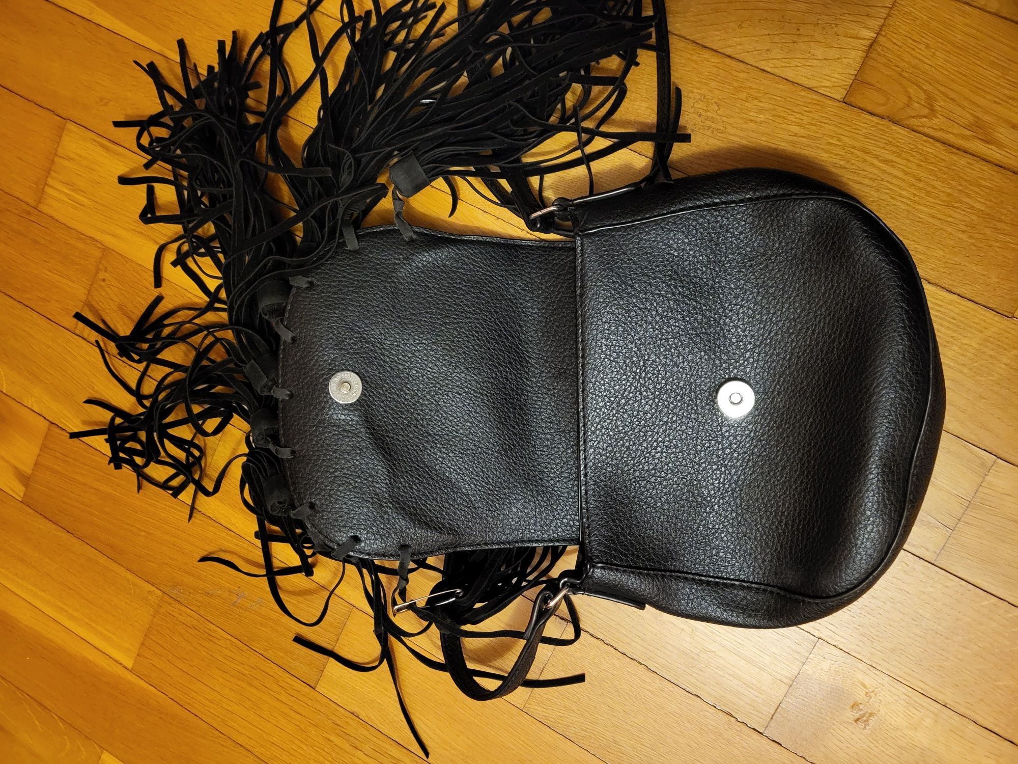 Czarna torebka Orsay - mała czarna - na koncert rockowy