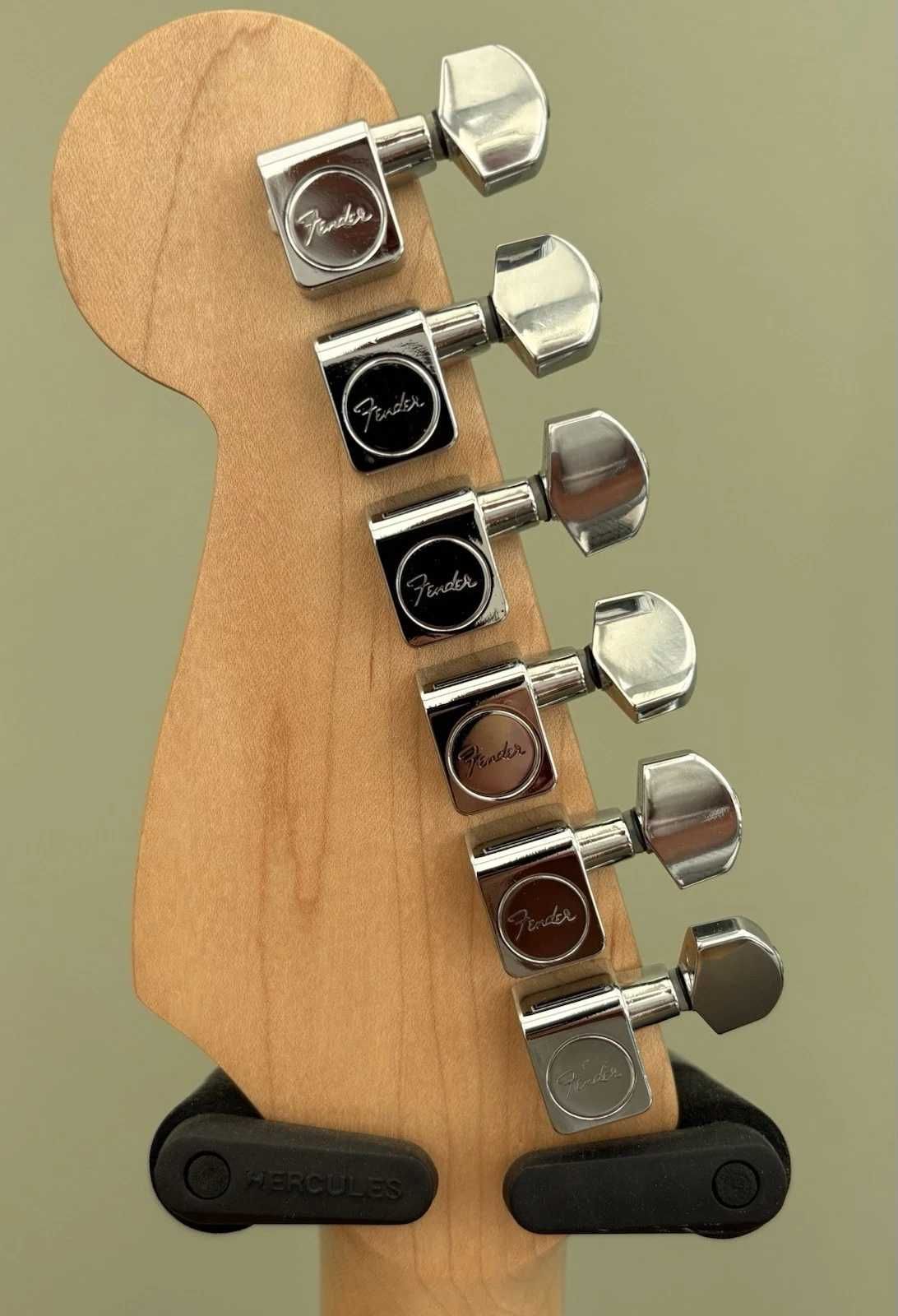 Fender Stratocaster meksykański standard MIM z tweedowym twardym etui