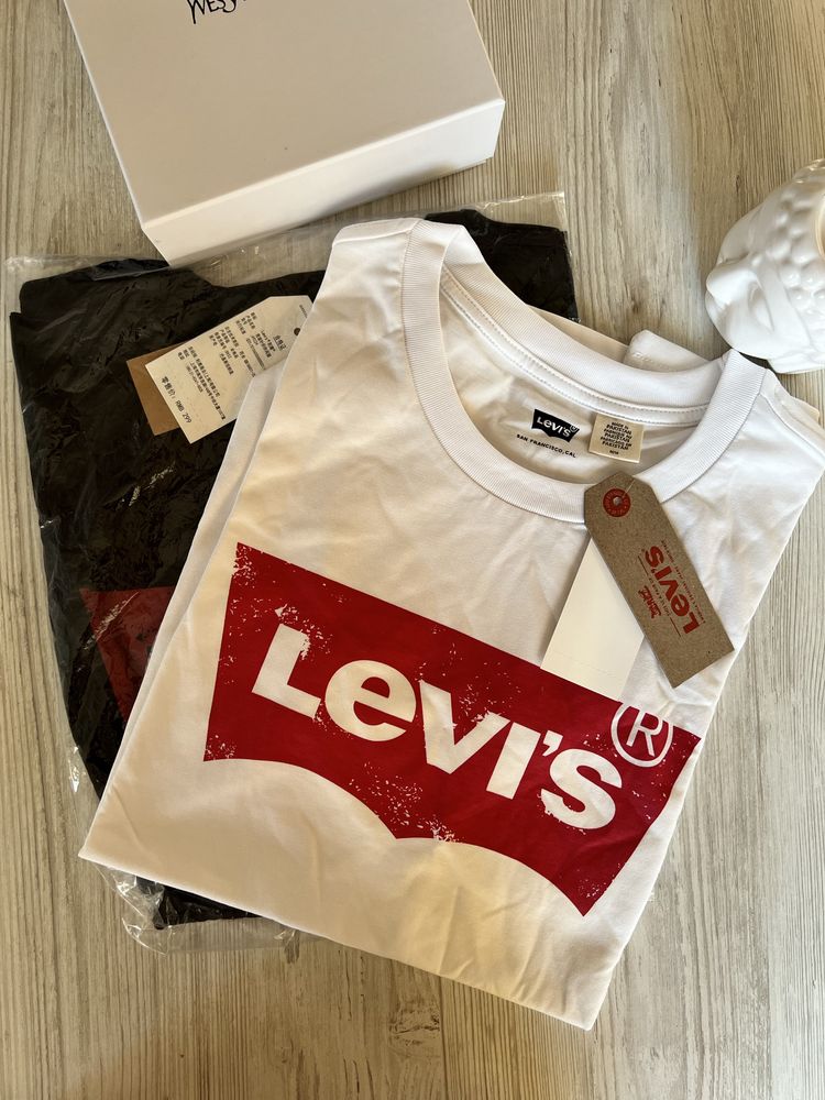 Нова бавовняна футболка levis