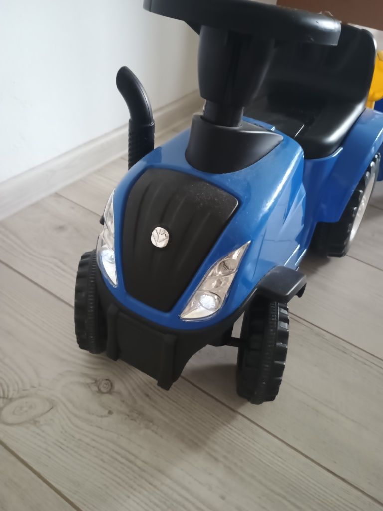 Traktor jeździk niebieski