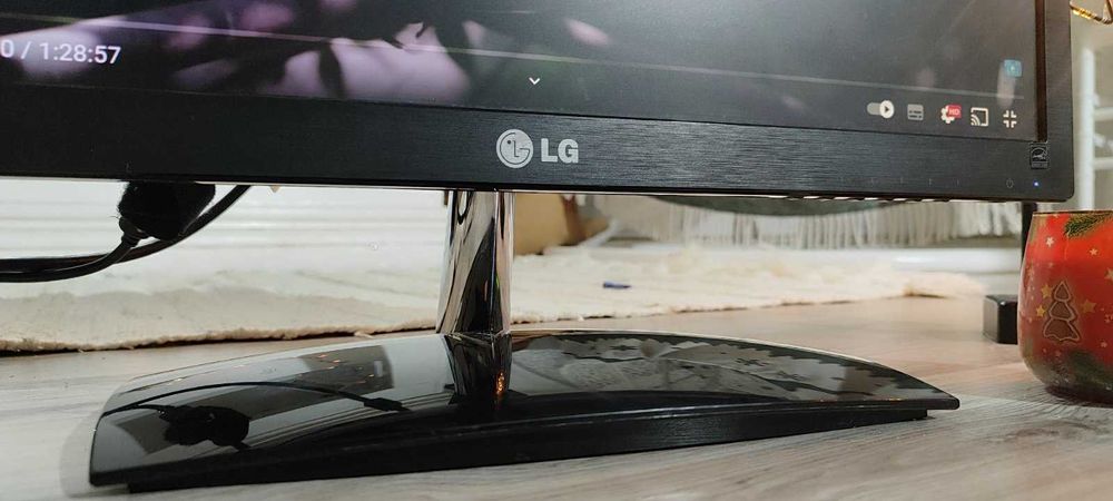 Продається монітор LG E2251T – надійний вибір для роботи та розваг!