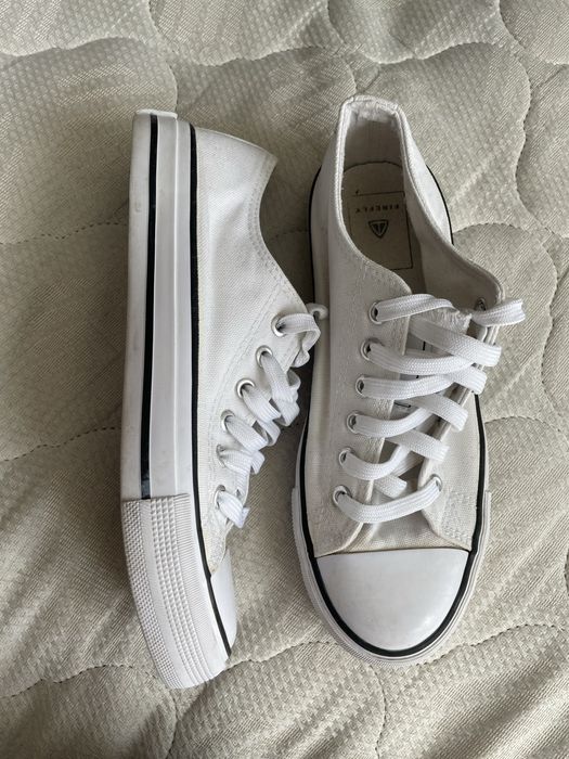 3 пари кросівок взуття на дівчину, кеди, кросівки на жінку розмір 37