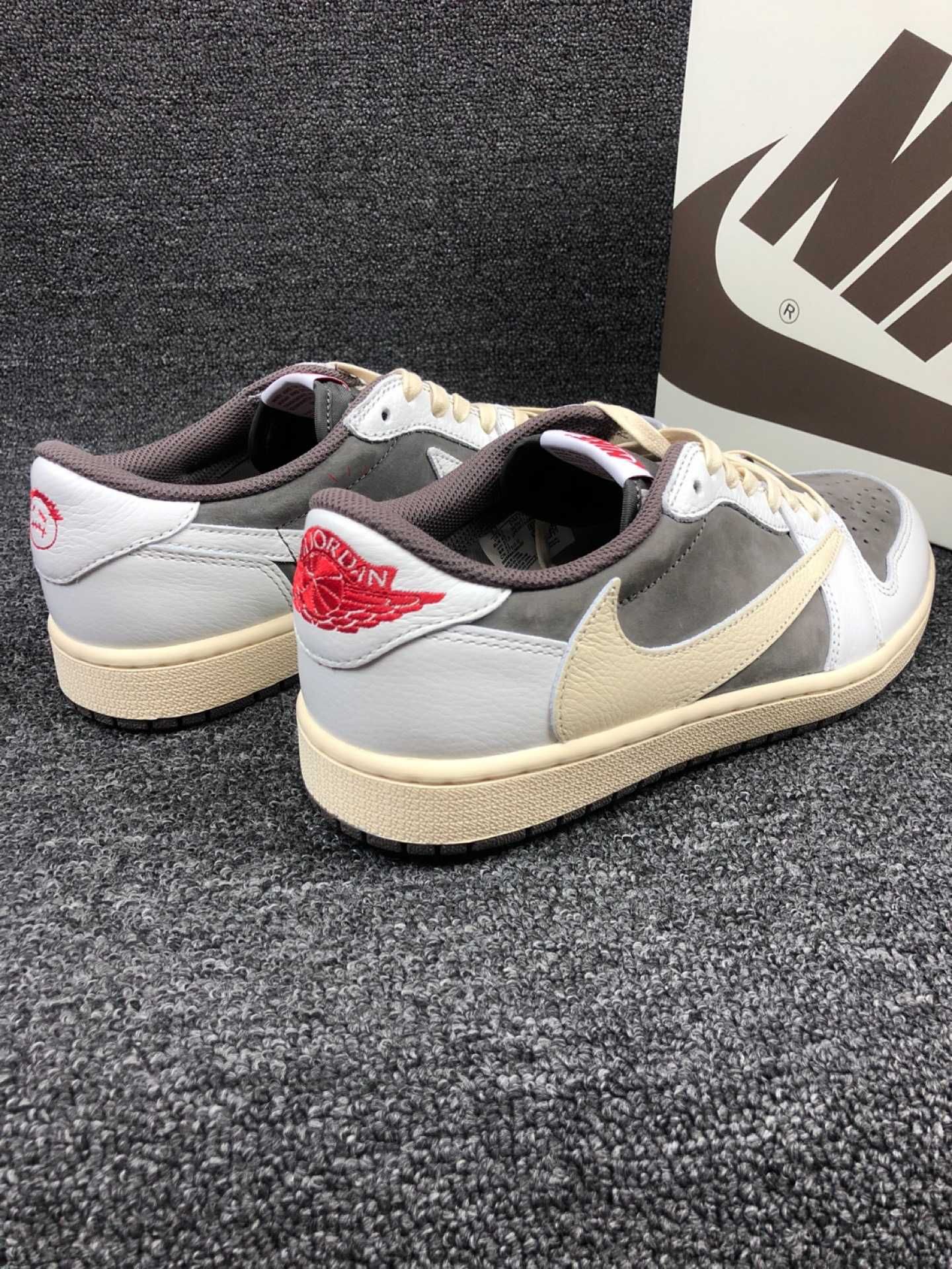 Butydamskiemęskie_Jordan1 Retro Low OG SP Travis Scott R.41
