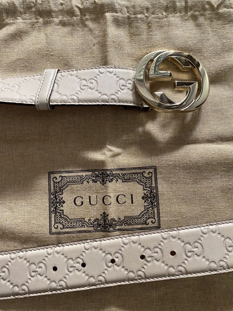 Cinto Gucci usado 3 vezes. 90 cm
