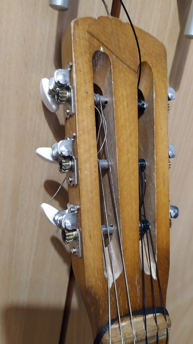 Гітара Чернігівської фабрики