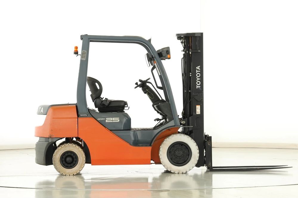 Навантажувач дизельний TOYOTA 8FD25 2018 погрузчик Тойота