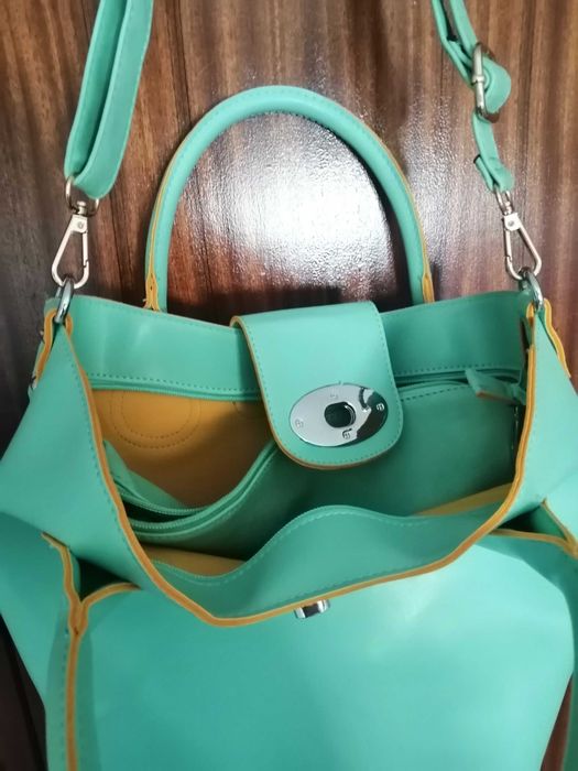 Carteira linda verde menta nova!