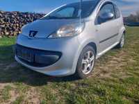 Peugeot  107 benzyna.