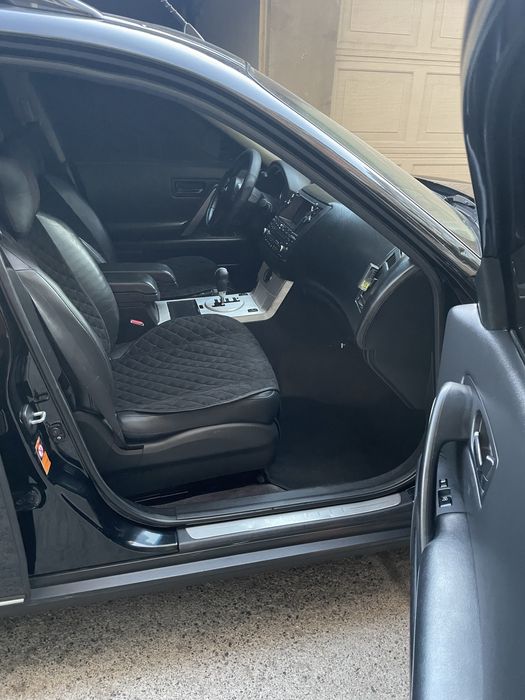 Продам Infiniti FX35