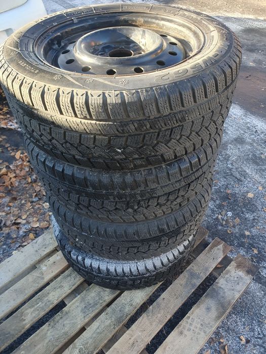 Kola kpl.Nissan 215/55R16 M+S