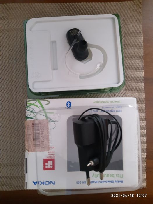 продам блютуз наушник Нокиа