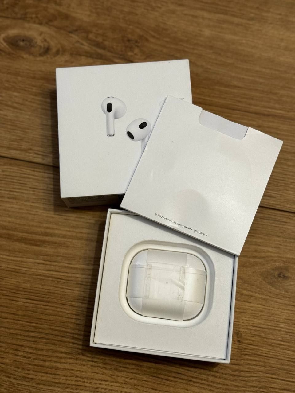 Apple AirPods 3!