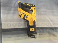 Pila szablasta Dewalt DCS 367