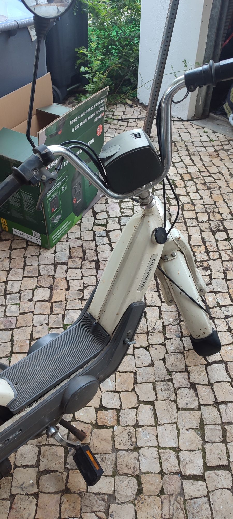 1 Piaggio Ciao branca em bom estado