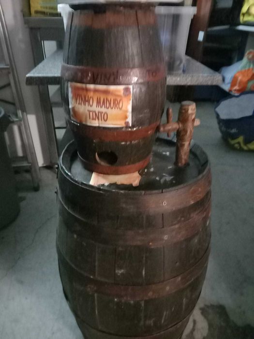 Pipos de vinho para decoração