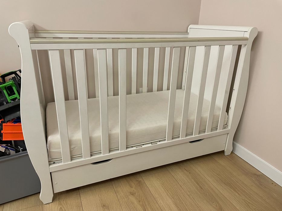 Sprzedam łóżeczko dziecięce białe