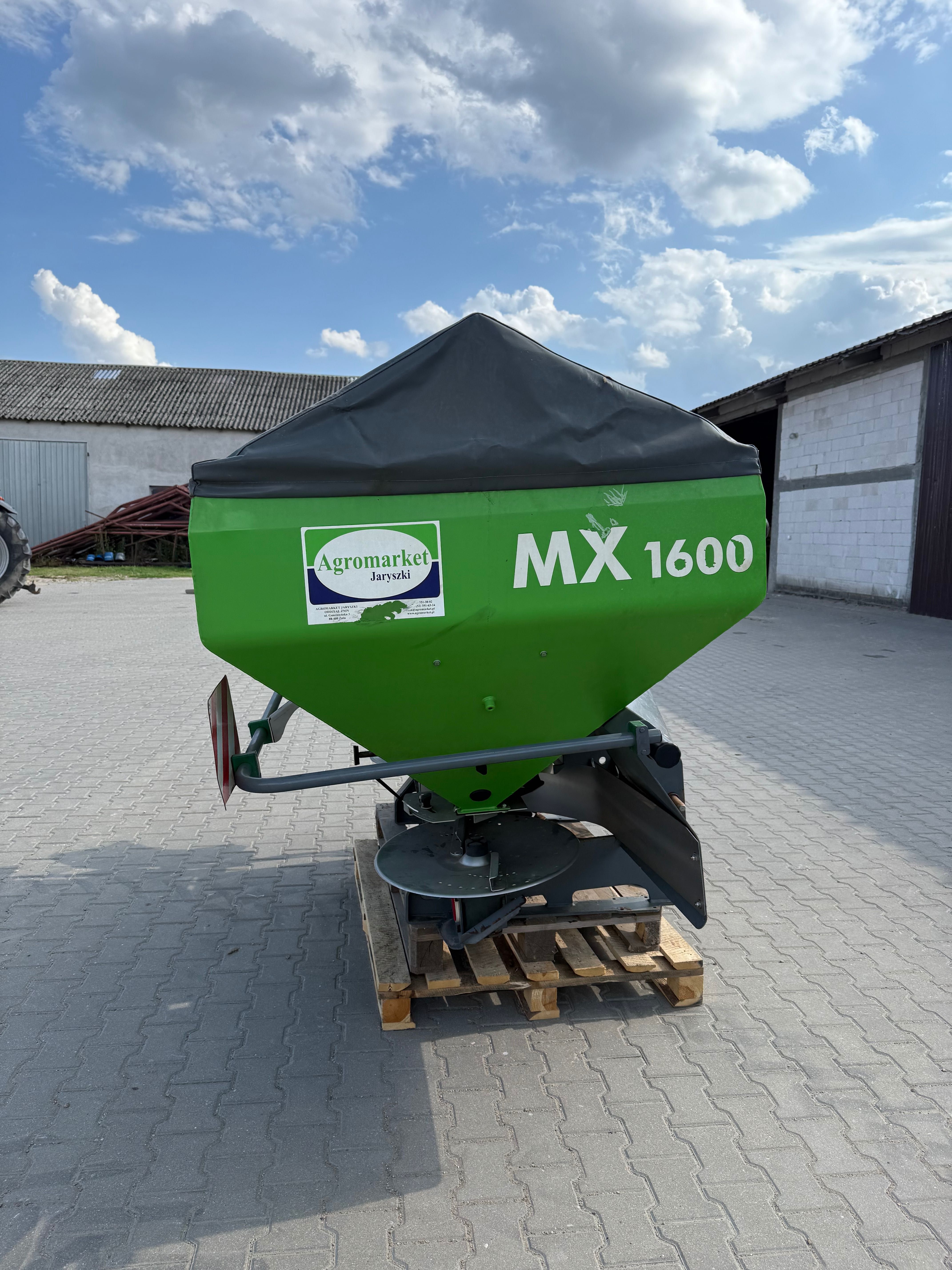 Rozsiewacz Nawozów UNIA MX 1600, 2017 rok