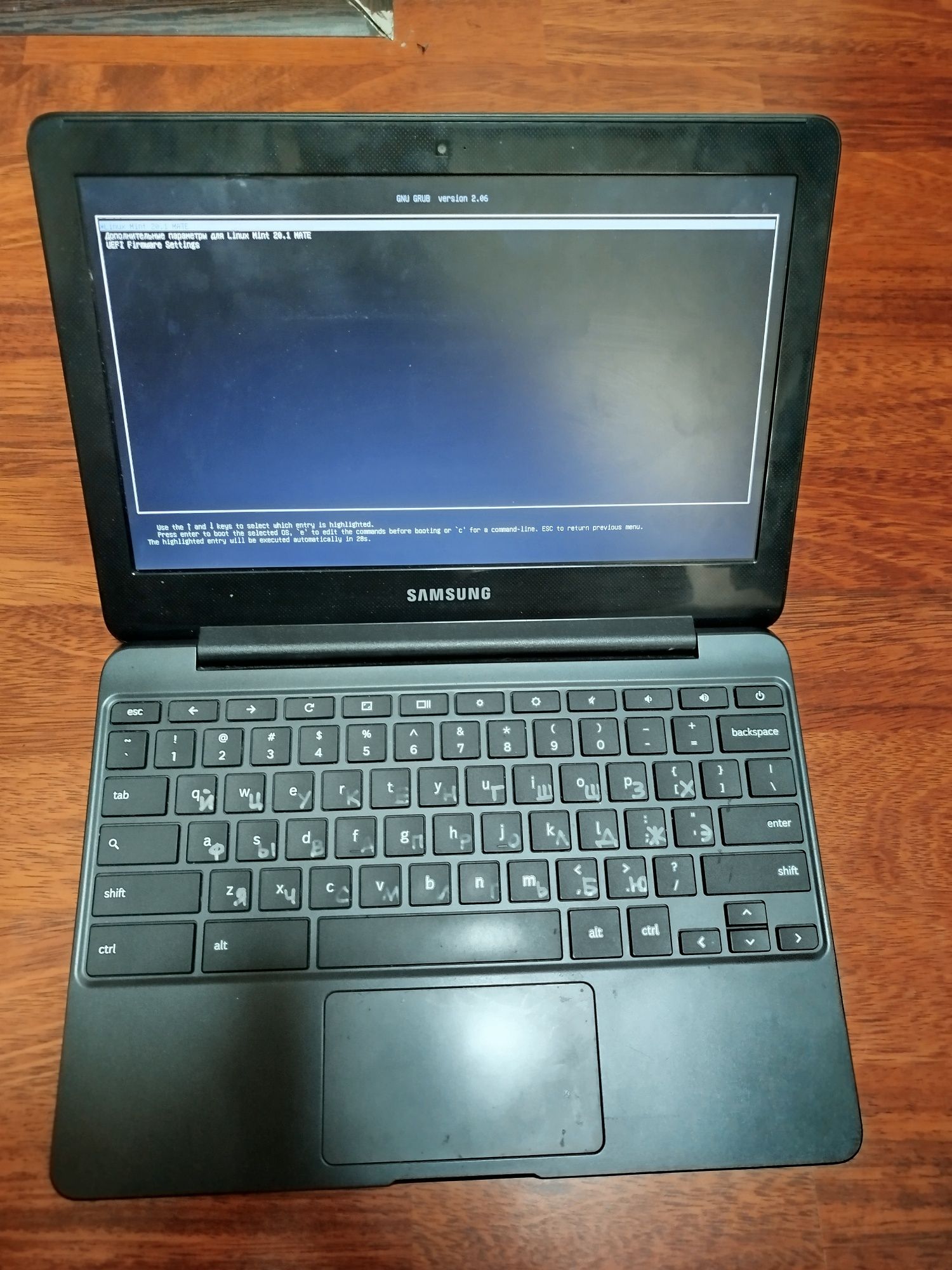 Chromebook Samsung l, Linux Mint 20.1 version