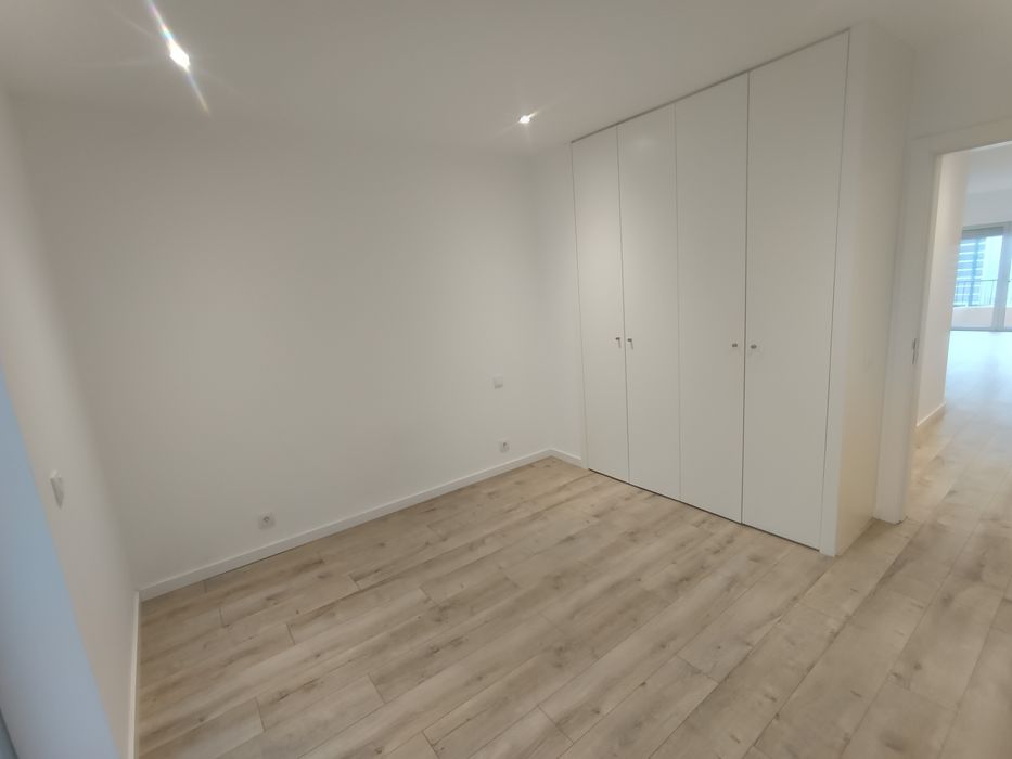 Apartamento T2 Renovado com Vista Única – Coimbra