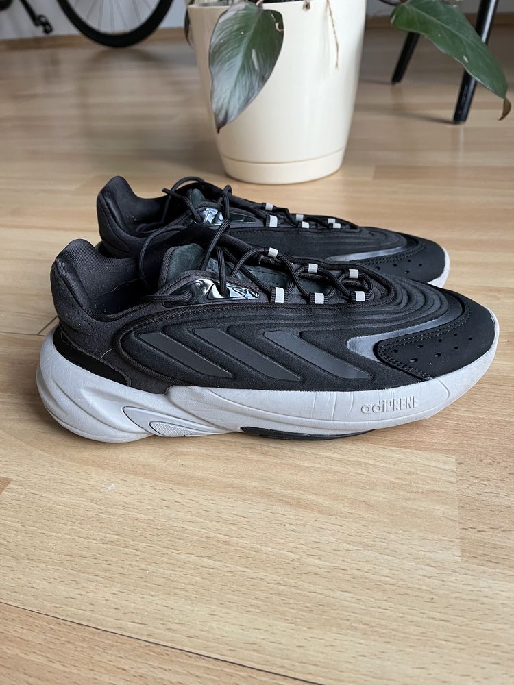 Adidas Ozelia 39 1/3