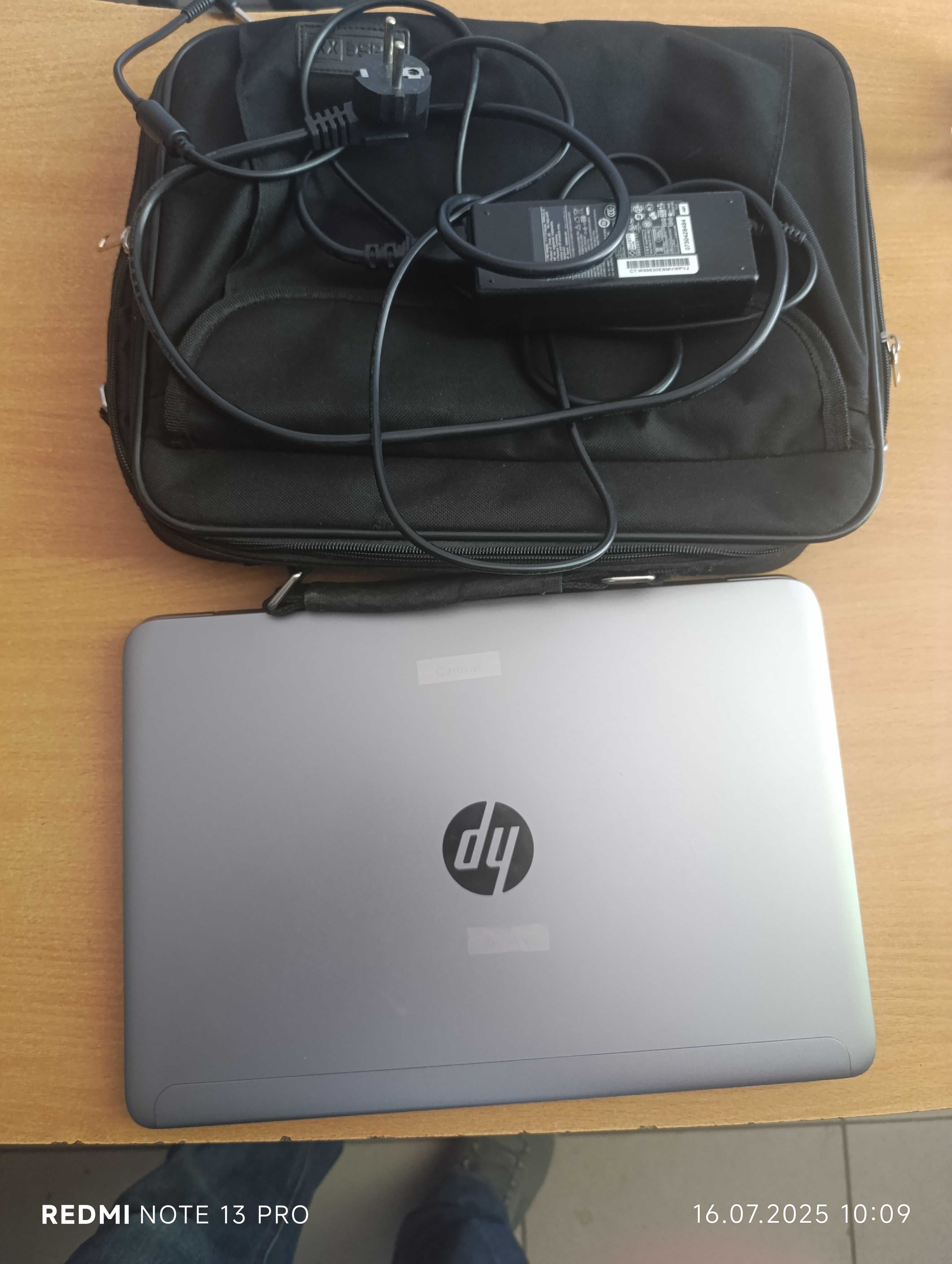 Ноутбук  HP Folio 1040
