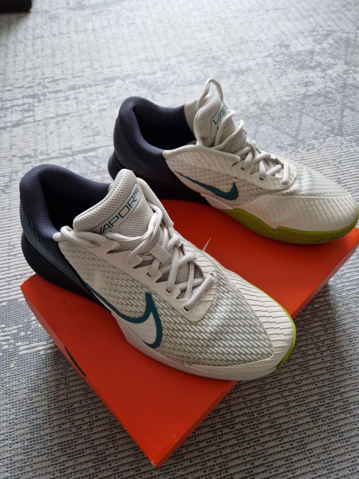 Тенісні кросівки Nike Vapor Pro 2 (Розмір 44.5 / 10.5 US)