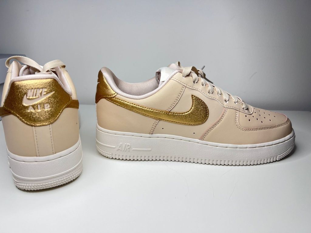 WMNS Nike Air Force 1