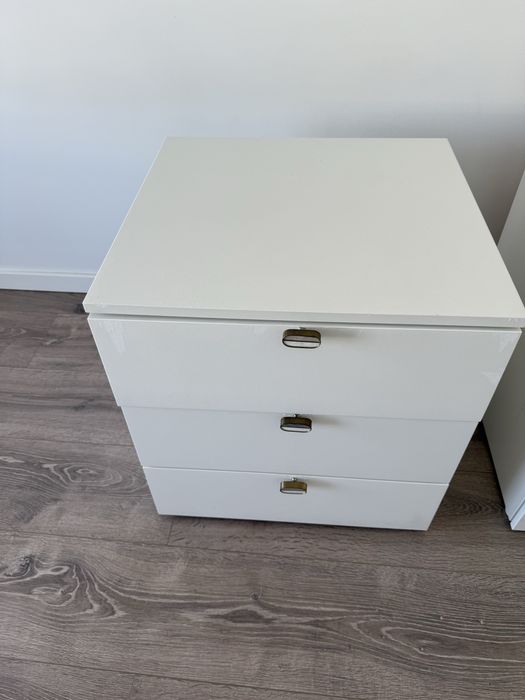 Ikea 2 mesas de cabeceira