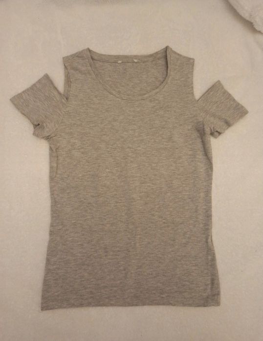 Bluzka z wyciętymi ramionami