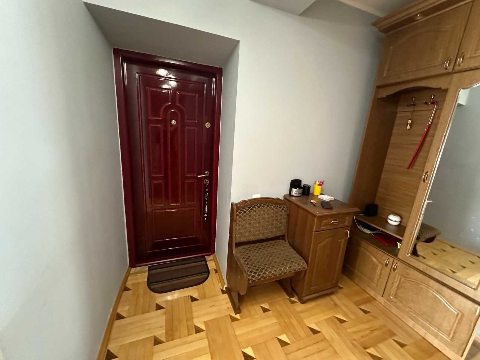Продається 3х кімнатна квартира в м. Тячів