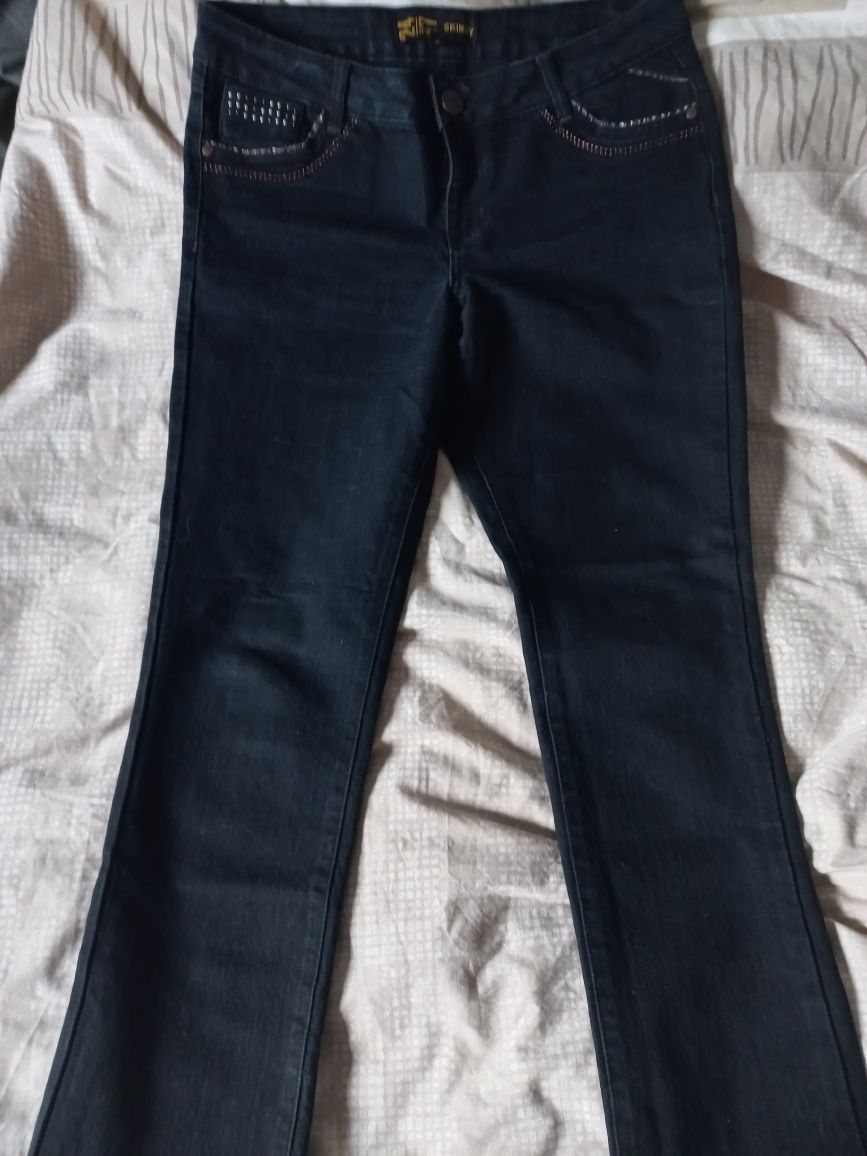 Женские нарядные джинсы классика