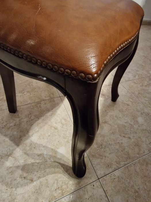 Cadeiras de jantar clássicas